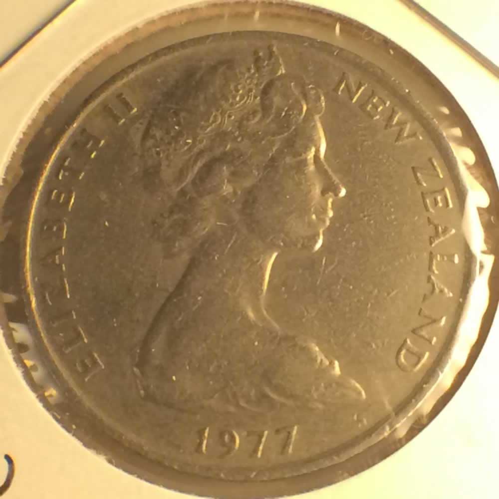 New Zealand 1977  20 Cents Kiwi Coin ( 20C ) - Obverse