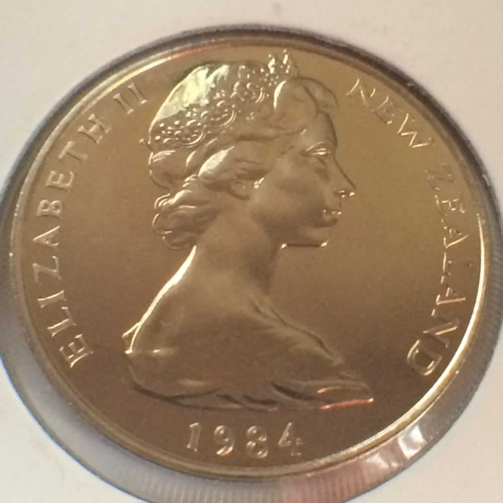 New Zealand 1984  20 Cents Kiwi Coin ( 20C ) - Obverse