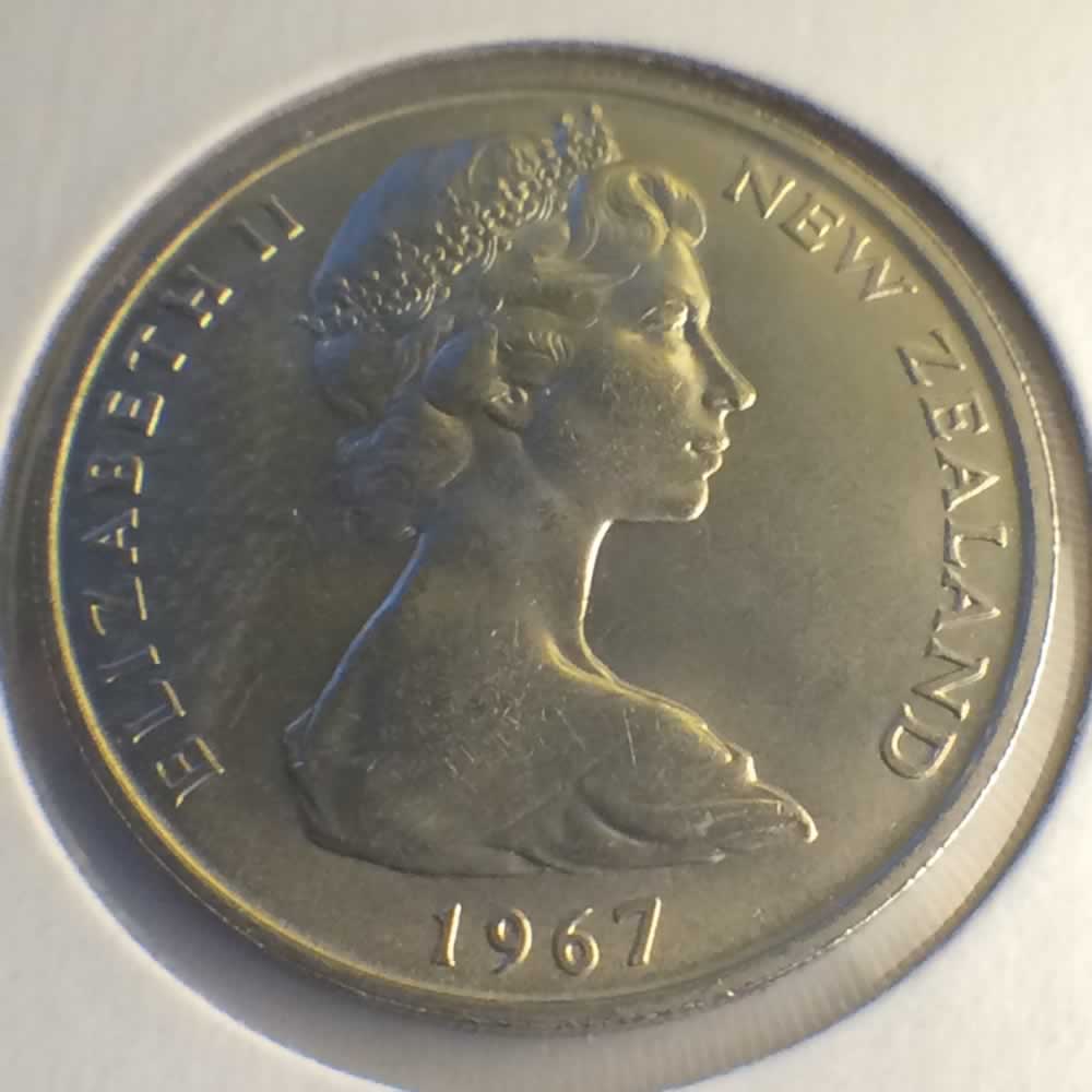 New Zealand 1967  20 Cents Kiwi Coin ( 20C ) - Obverse