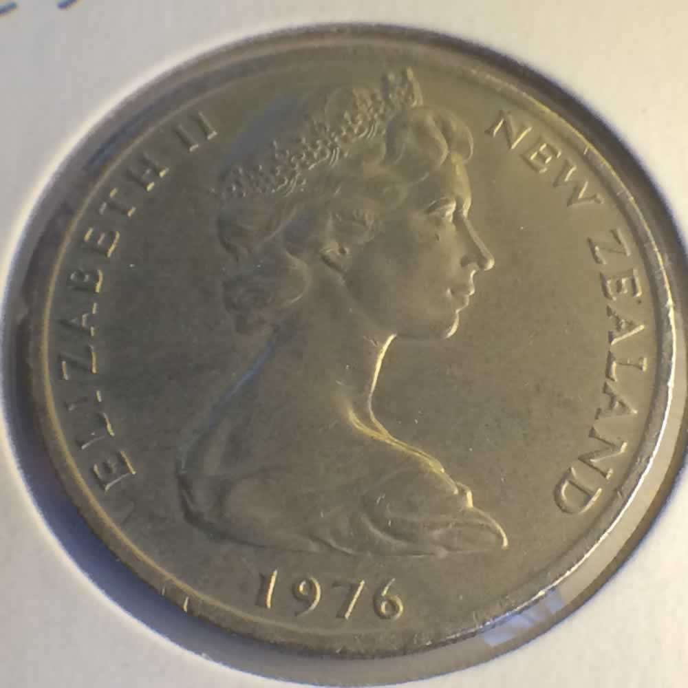 New Zealand 1976  20 Cents Kiwi Coin ( 20C ) - Obverse
